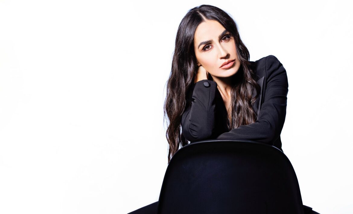 Manola Moslehi ph press