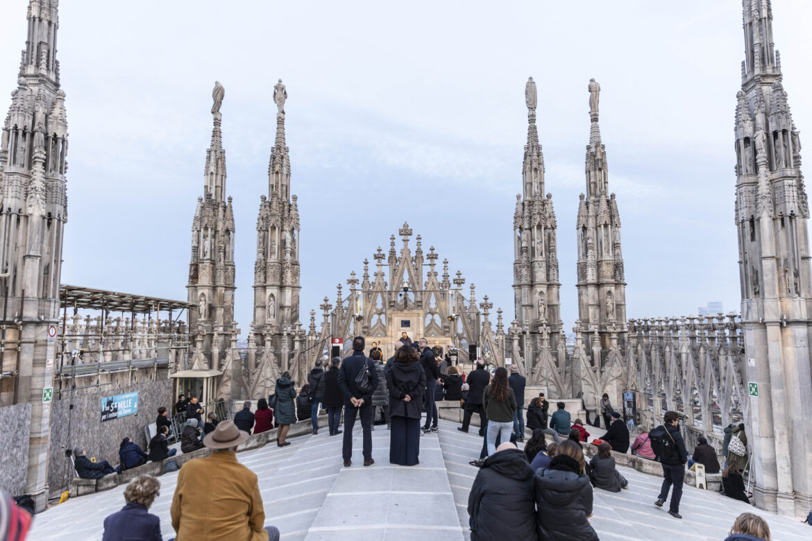 meditazione all’alba sulle guglie del duomo soul 2024 ph press