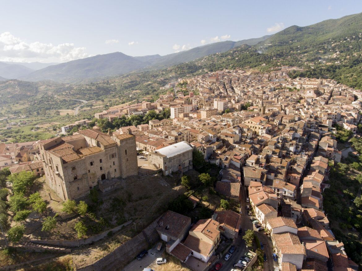 castelbuono spopolamento e nomadi digitali ph press