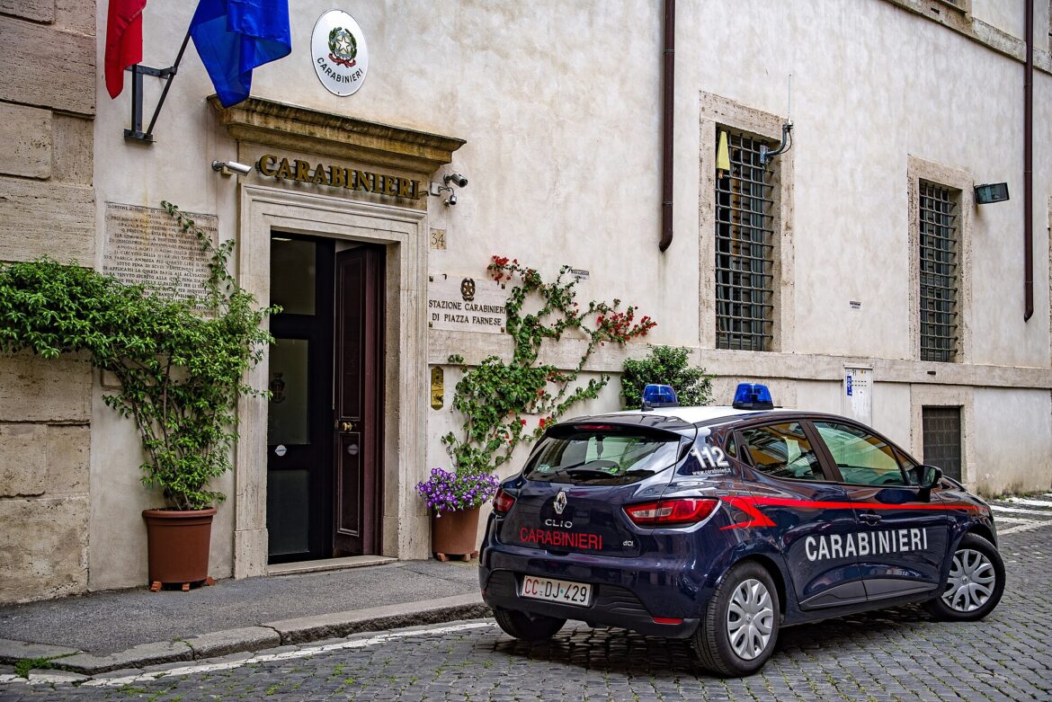 Comando Carabinieri ph Wikipedia